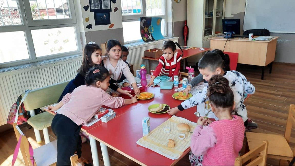 Turanlar İlkokulu Anasınıfı Mutfakta Matematik etkinliği